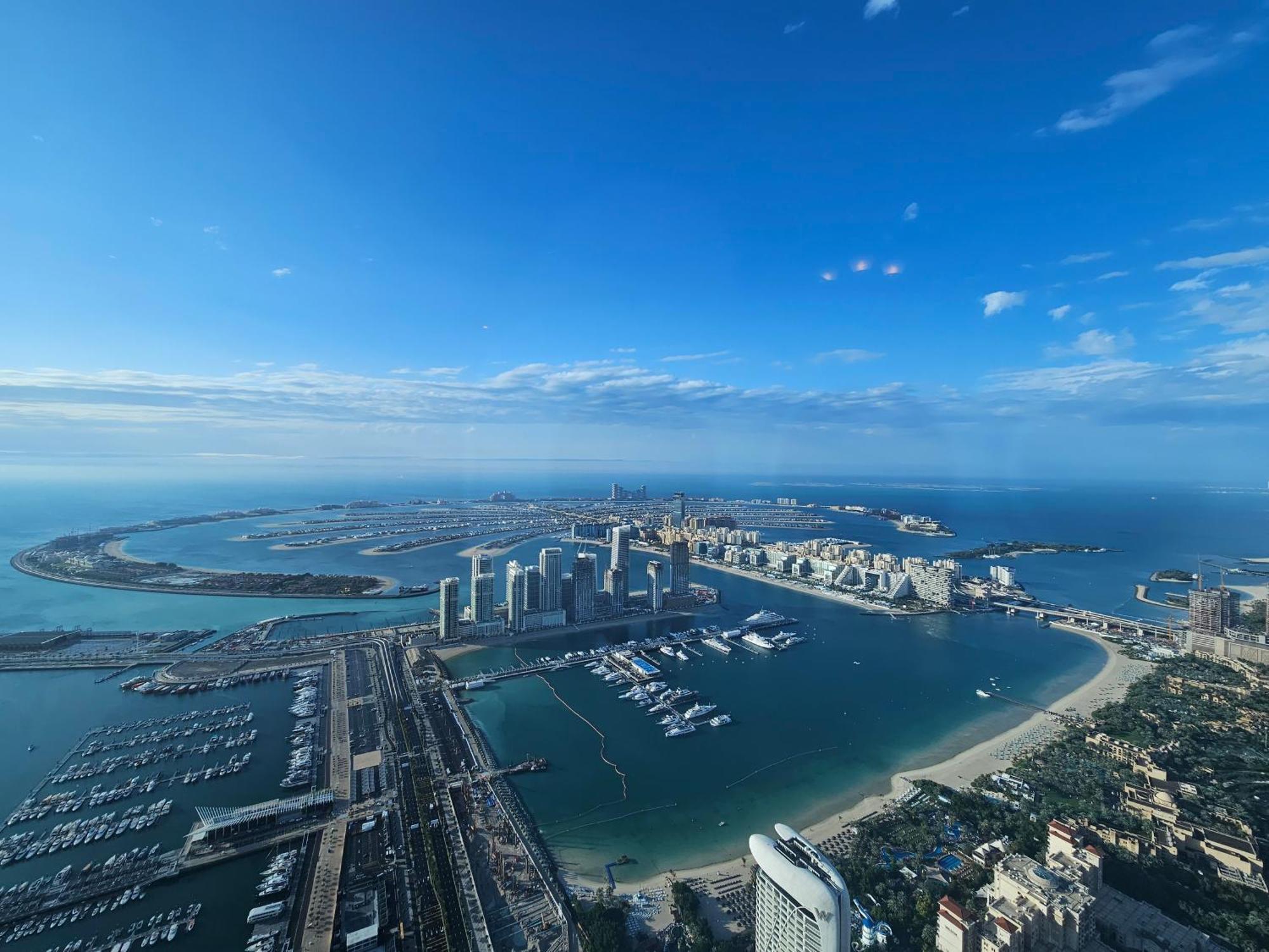 Super Host At Highest Residential Tower In The World, Private Rooms In A Shared Apartment Dubai Exterior photo